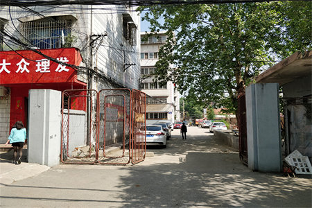 龙城华庭3室2厅1卫138㎡带车库带车位